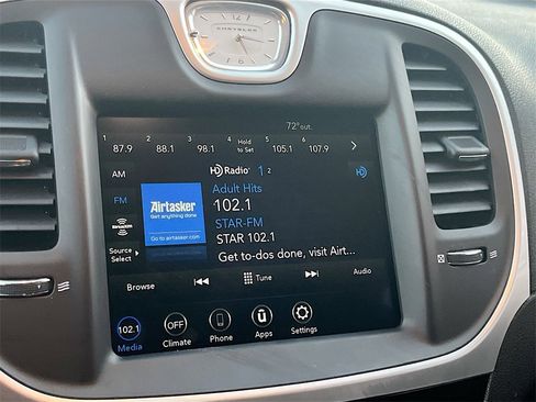 Used 2023 Chrysler 300 Touring w/ Sport Appearance Package image 14