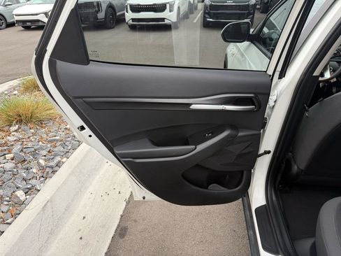 Certified 2024 Kia Seltos LX image 24