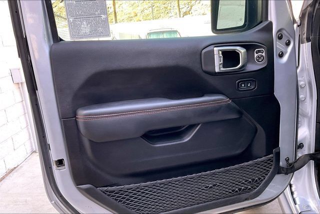 Used 2023 Jeep Gladiator Mojave AWD/4WD image 21