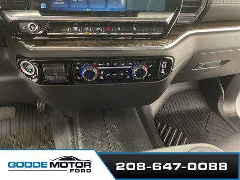 Used 2024 Chevrolet Silverado 3500 LT w/ Convenience Package image 16