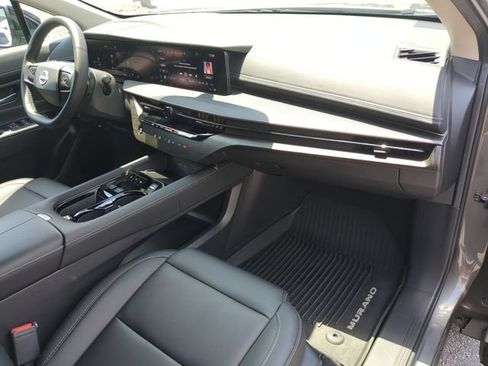 Used 2025 Nissan Murano SV FWD image 37