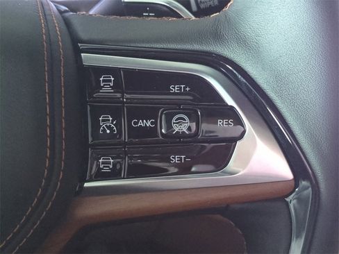 New 2025 Jeep Grand Cherokee Summit image 28