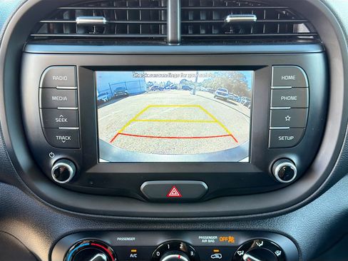 Used 2021 Kia Soul LX image 29