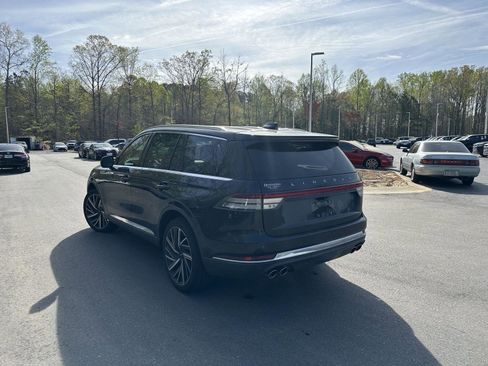 Used 2025 Lincoln Aviator Reserve w/ Equipment Group 201A image 8