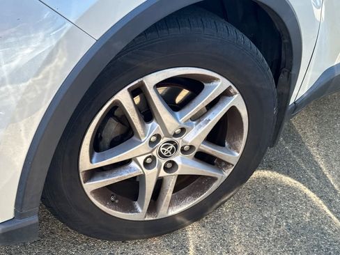 Used 2020 Toyota C-HR LE image 10