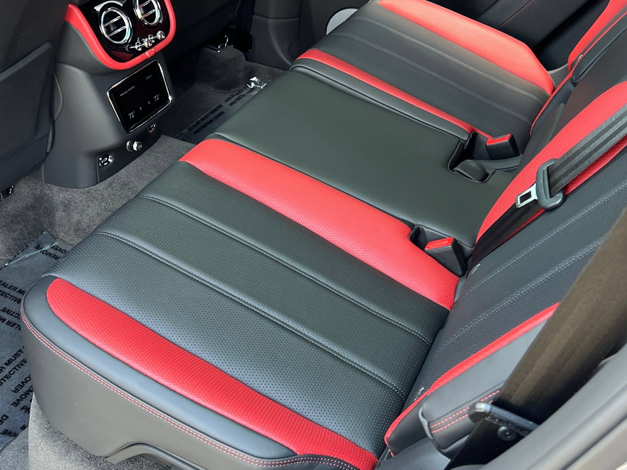 Certified 2024 Bentley Bentayga AWD/4WD image 24