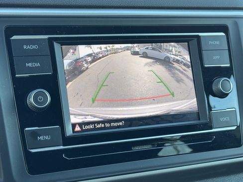 Used 2020 Volkswagen Atlas Cross Sport S image 25