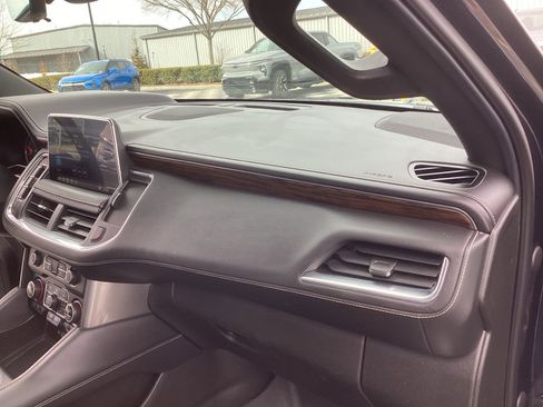 Used 2021 Chevrolet Tahoe Premier w/ Premium Package image 18