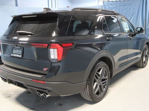 Used 2025 Ford Explorer ST image 32