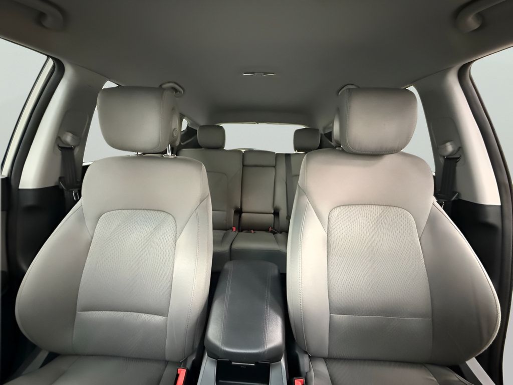 Used 2018 Hyundai Santa Fe Sport w/ 2.4L Value Package 02 FWD image 16