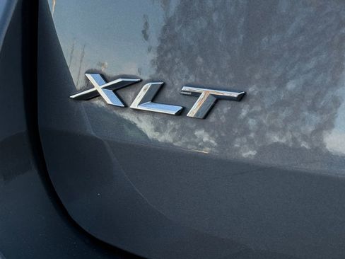 Used 2022 Ford Explorer XLT w/ Equipment Group 202A image 8