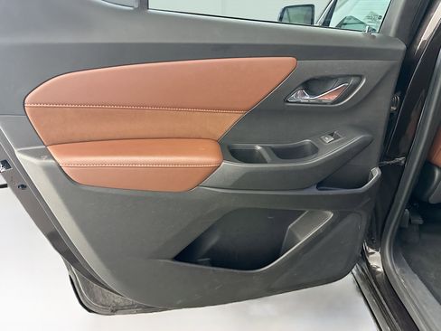 Used 2018 Chevrolet Traverse High Country AWD/4WD image 28