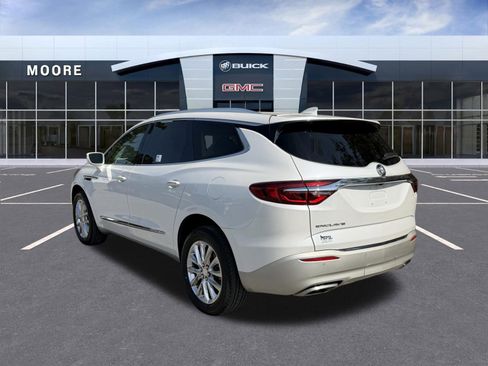 Used 2020 Buick Enclave Essence w/ Sound and Sites Package image 5
