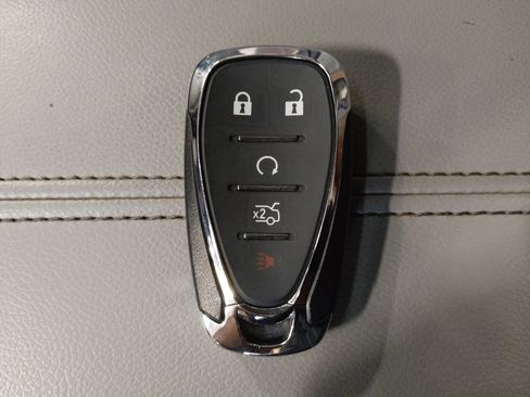Used 2022 Chevrolet Malibu LT FWD image 32