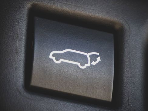 Used 2021 Toyota Highlander XLE image 8