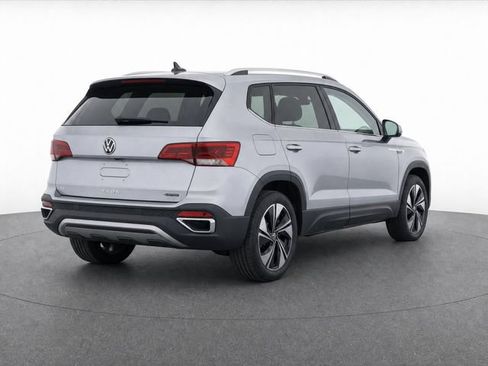 Used 2023 Volkswagen Taos SE AWD/4WD image 4