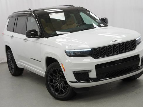 Certified 2024 Jeep Grand Cherokee L Summit image 9