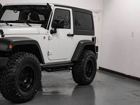 Used 2015 Jeep Wrangler Sport w/ Connectivity Group AWD/4WD image 8