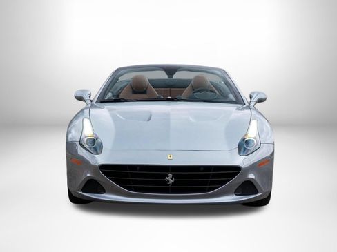 Used 2017 Ferrari California T RWD image 7