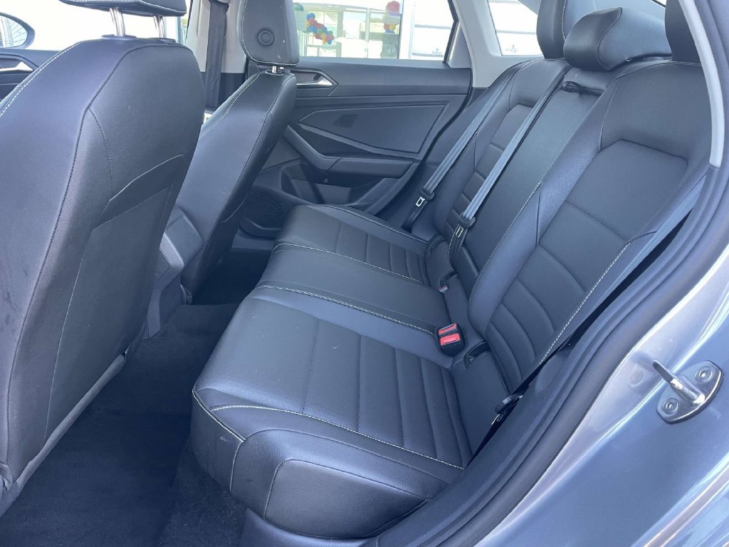 Used 2024 Volkswagen Jetta SE FWD image 15