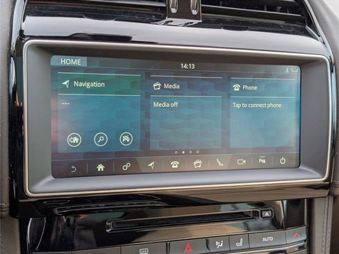 Used 2019 Jaguar F-PACE Prestige image 29