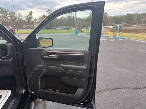 Used 2023 Chevrolet Silverado 1500 LT AWD/4WD image 39