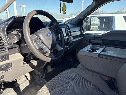 Used 2020 Ford F350 XLT w/ XLT Premium Package image 6
