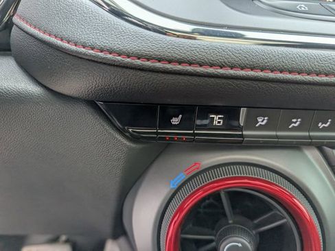 Used 2021 Chevrolet Blazer RS image 4