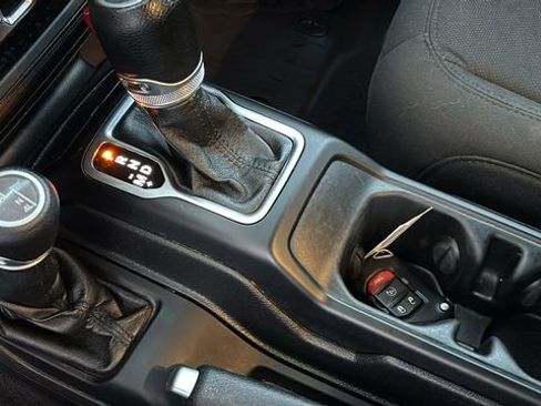 Used 2020 Jeep Wrangler Unlimited Sport AWD/4WD image 18