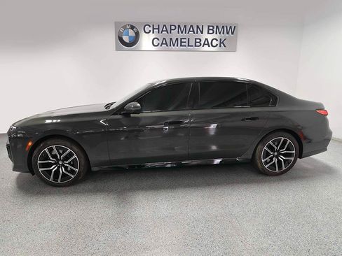 Used 2023 BMW 740i RWD image 3