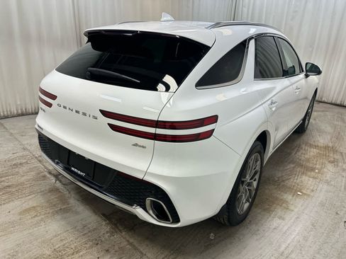 Used 2024 Genesis GV70 2.5T Advanced w/ Advanced Package image 11