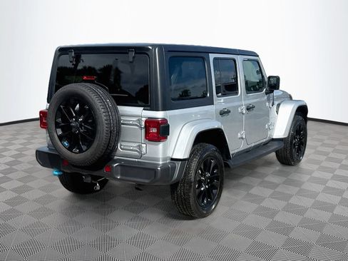 Used 2022 Jeep Wrangler Unlimited Sahara w/ Cold Weather Group AWD/4WD image 6