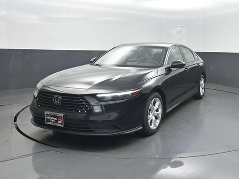 Used 2023 Honda Accord LX image 2