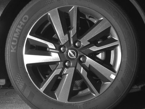 Used 2025 Nissan Versa SV FWD image 13