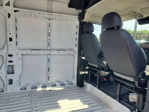 Used 2026 RAM ProMaster 2500 w/ Convenience Group FWD image 21