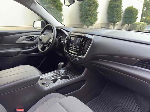 Used 2020 Chevrolet Traverse LS image 53