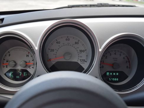 Used 2006 Chrysler PT Cruiser Touring FWD image 2