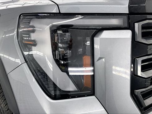 Used 2024 GMC Sierra 3500 AT4 w/ Technology Package AWD/4WD image 30