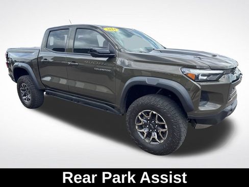 Used 2024 Chevrolet Colorado ZR2 w/ Technology Package AWD/4WD image 8