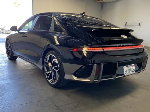 Used 2023 Hyundai Ioniq 6 SEL image 2