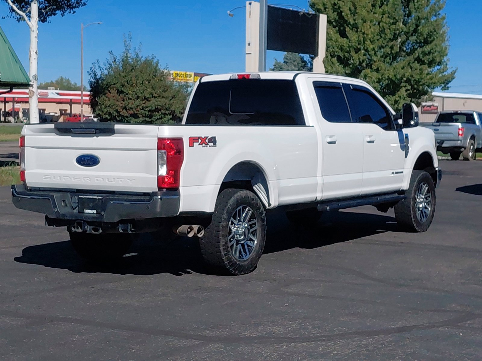 Used 2019 Ford F350 Lariat w/ Lariat Value Package AWD/4WD image 3