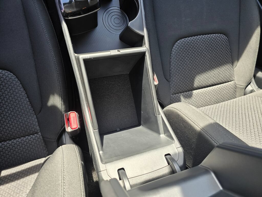 Used 2025 Kia Sportage LX AWD/4WD image 28