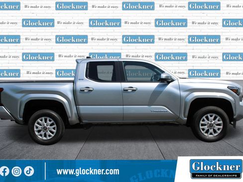Used 2025 Toyota Tacoma SR5 AWD/4WD image 4