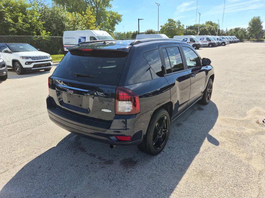 Used 2017 Jeep Compass Latitude FWD image 6