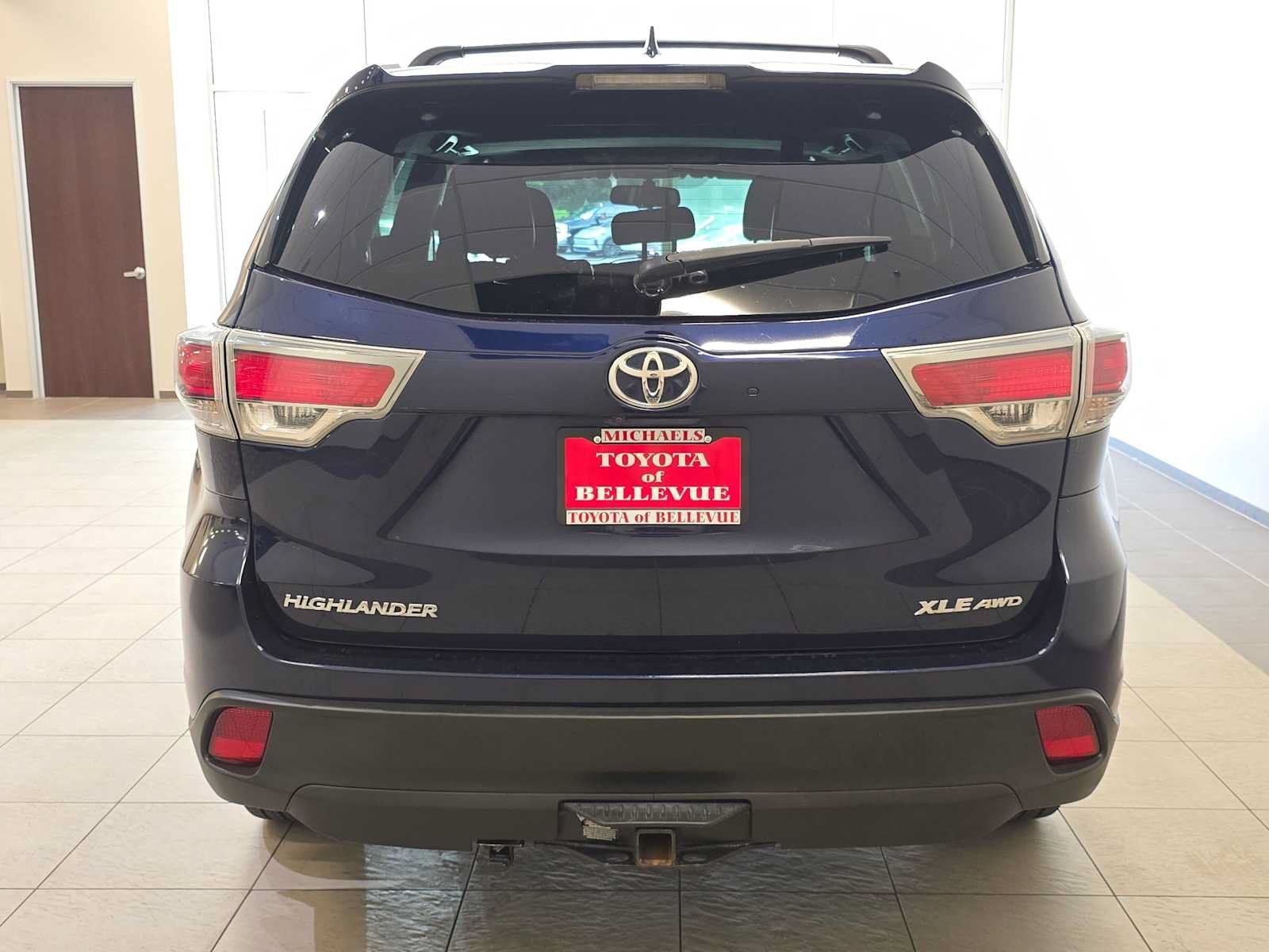 Used 2016 Toyota Highlander XLE AWD/4WD image 5