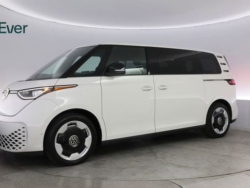 Used 2025 Volkswagen ID. Buzz Pro S image 18