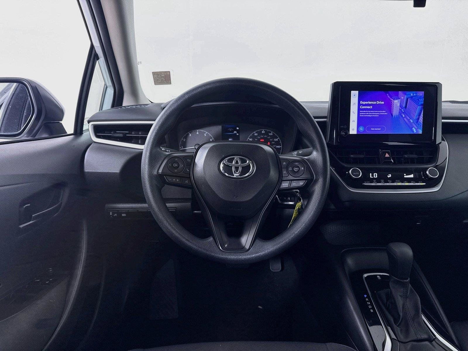 Used 2025 Toyota Corolla LE FWD image 21