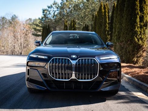 Used 2023 BMW i7 xDrive60 w/ Executive Package 2 image 19