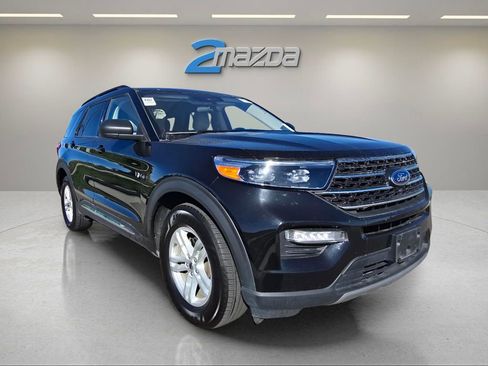Used 2024 Ford Explorer XLT w/ Equipment Group 202A image 7