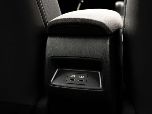 Used 2023 Toyota Corolla LE image 19